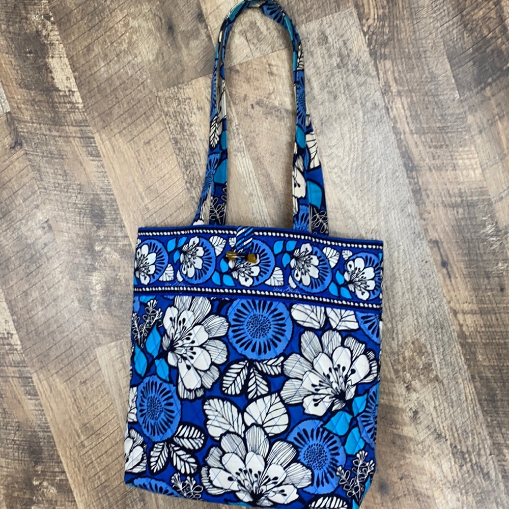 Beautiful Vera Bradley Spring Tote bag